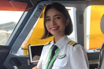 Nhan sắc xinh đẹp của sao nữ Vbiz đầu tiên trở thành phi công