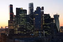 Khoảnh khắc UAV đâm vào tòa nhà cao tầng tại Moscow