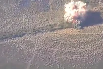 Khoảnh khắc Nga dội tên lửa chính xác vào lữ đoàn cơ giới Ukraine