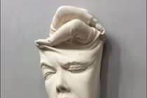 Bất ngờ với những tác phẩm điêu khắc mặt người siêu thực