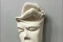 Bất ngờ với những tác phẩm điêu khắc mặt người siêu thực