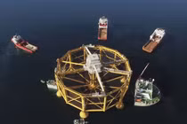 Vẻ đẹp kỳ bí của trang trại cá ngoài khơi đầu tiên trên thế giới