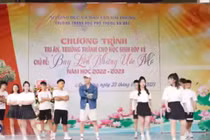 Thầy Hiệu phó hát, nhảy trong lễ chia tay học sinh gây "bão" mạng