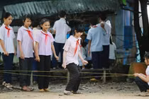 Những trò chơi gắn liền với tuổi thơ không facebook, điện thoại