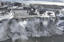 Ngỡ ngàng khung cảnh tuyệt đẹp được tạo thành do bão tuyết