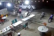 Thực hư vụ vợ dùng điếu cày phang vào bàn nhậu của chồng