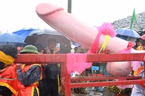 Xuất hiện “khẩu thần công” tại Lễ hội “mặt nhọ” ở Lạng Sơn