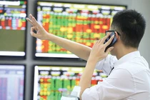 HoSE sớm nghẽn lệnh vào phiên sáng khiến VN-Index chỉ tăng hơn 8 điểm