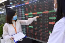 Nhóm chứng khoán kéo VN-Index tăng 16 điểm