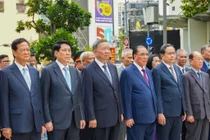 Lãnh đạo Đảng, Nhà nước dâng hương Chủ tịch Hồ Chí Minh, Chủ tịch Tôn Đức Thắng