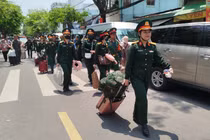 Đoàn diễu binh tới Biên Hòa, chuẩn bị cho lễ kỷ niệm trọng đại