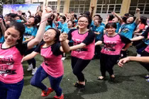 Học sinh Hà Nội nhảy múa nồng nhiệt chia tay tuổi học trò