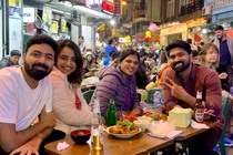 “Phố Tây” Tạ Hiện đông nghẹt người trong đêm đầu tiên của năm mới