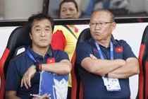 Chuyên gia bóng đá nói về tin đồn HLV Park Hang-seo về V.League 