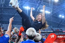 Madam Pang đăng ảnh cũ, khơi lại nỗi đau của ông Park