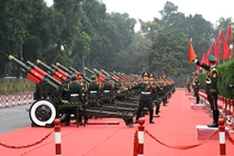 Bắn 21 loạt đại bác chào mừng Tổng bí thư, Chủ tịch Trung Quốc Tập Cận Bình