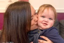 Bé 15 tháng tuổi phát ban đen kịt người vì thuốc ho