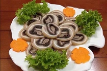 Tự làm tai heo cuộn mộc nhĩ giòn sần sật 