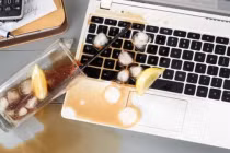 Mẹo hay giúp bạn cấp cứu máy tính ngay khi bị nước đổ vào