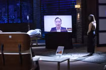 Startup y học “cứng như đá”, Shark Việt quyết liệt cũng phải “xuống nước“