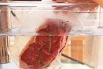 Cách rã đông thịt cá nhanh mà vẫn giữ được độ tươi ngon, mềm mại