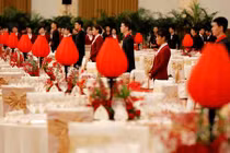 Lóa mắt trước yến tiệc ở Trung Quốc qua ảnh Sputnik