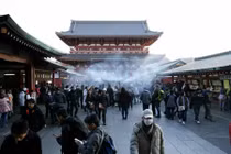 Đầu năm ghé thăm ngôi đền Sensoji cổ kính Tokyo qua ảnh