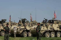  Tin mới: Mỹ và Anh đổ quân vào miền nam Syria