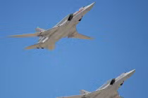 Máy bay Nga Tu-22M3 oanh kích IS ở Deir ez-Zor