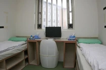 Choáng ngợp nhà tù sang như khách sạn ở Anh