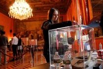 Những hình ảnh đầu tiên trong cuộc bầu cử tổng thống Pháp