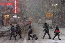 Chuỗi ảnh kinh hoàng về bão tuyết ở New York