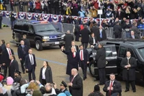 Ảnh: Người ủng hộ TT Donald Trump vui sướng ngày ông nhậm chức