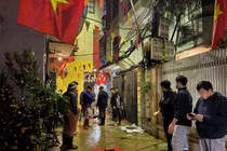 Bùn, đất sự cố metro Hà Nội tiếp tục phun tràn vào nhà dân