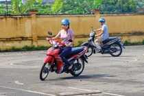 Có GPLX ô tô được miễn sát hạch lý thuyết xe máy