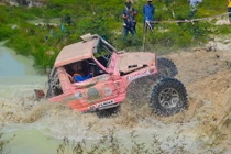 Hàng chục ôtô “khủng” tại giải đua địa hình quốc tế VN