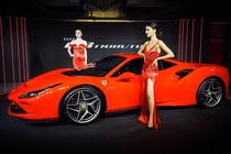 Dân chơi Thái "cưỡi" siêu xe Ferrari đến xem F8 Tributo ra mắt