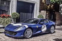 Chiêm ngưỡng Ferrari 812 Superfast trong màu áo Stirling Moss 