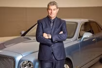 Giám đốc thiết kế Bentley chính thức nộp đơn từ chức 