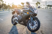 Soi sportbike CBR650F giá 249,9 triệu của Honda vừa ra mắt