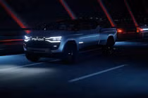 "Khủng long" Ram 1500 Revolution BEV sẽ tự đi theo chủ như cún cưng