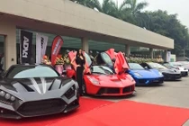 Dàn siêu xe nhiều như “lợn con” xếp hàng tại Trung Quốc