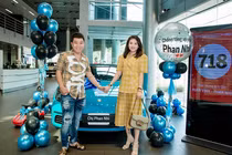 Đại gia Sài thành chi hơn 6 tỷ đồng tậu Porsche Boxster tặng vợ