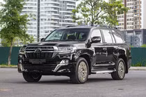 Cận cảnh Toyota Land Cruiser 2021 máy dầu hơn 6 tỷ tại Việt Nam