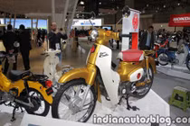 Cận cảnh xe máy Honda Super Cub 2018 mới