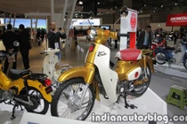 Cận cảnh xe máy Honda Super Cub 2018 mới