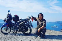 Chàng trai Việt "cưỡi" xe máy Honda Wave sang Pháp 