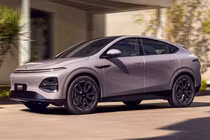 "Soi" Xpeng G6 2025 - SUV điện từ 572 triệu, sạc 10 phút/450 km