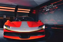 Siêu phẩm Ferrari SF90 Stradale hơn 22 tỷ đồng tại Hồng Kông