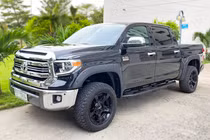 Cận cảnh "khủng long" Toyota Tundra 2016 bán 2,8 tỷ tại Sài Gòn